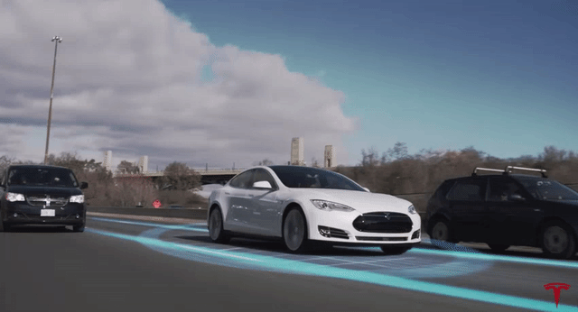 Последнее решение Tesla для водителей
