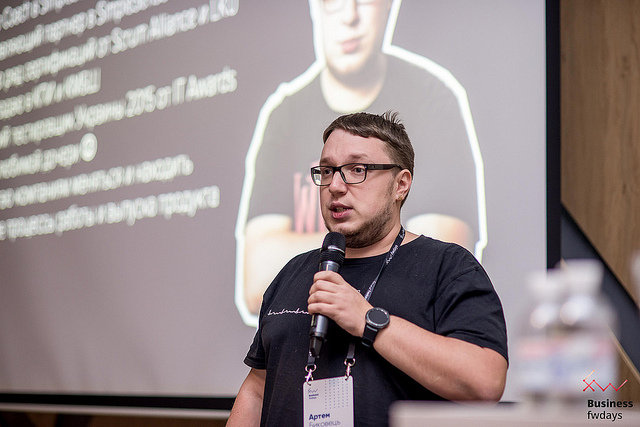 Артем виступає на конференції Business fwdays'19.