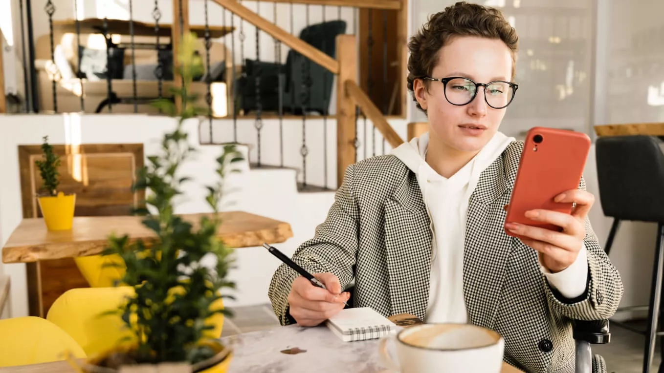 App for interaction between restaurants and suppliers